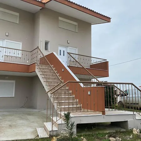 Sofia's Maisonette No2 *