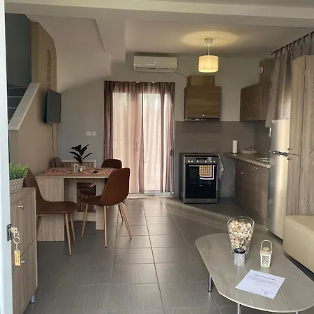 Sofia's Maisonette No2